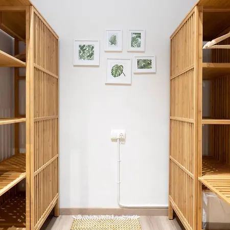 22par1006 Newly Refurbished 2bed In Paral Apartmán *