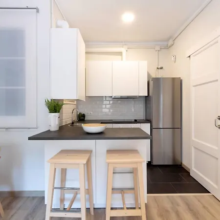 22par1006 Newly Refurbished 2bed In Paral