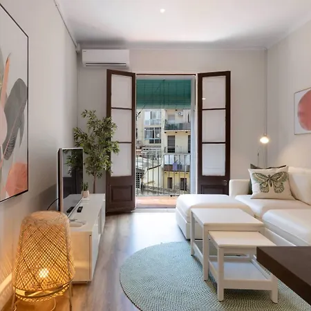 Apartmán 22par1006 Newly Refurbished 2bed In Paral