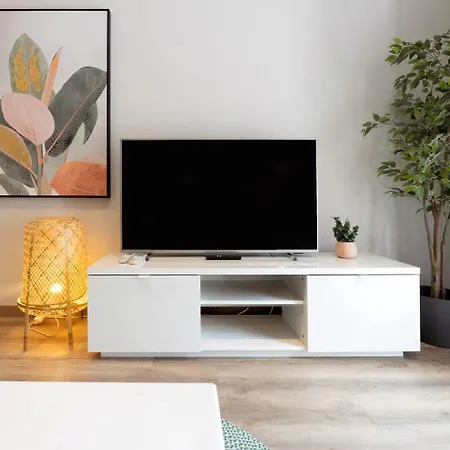 22par1006 Newly Refurbished 2bed In Paral Apartmán *