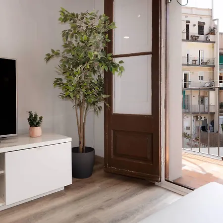 22par1006 Newly Refurbished 2bed In Paral Apartmán