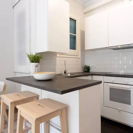 22par1006 Newly Refurbished 2bed In Paral